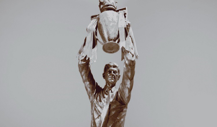 Forever Arsene! ‘ปืน’ เปิดตัวรูปปั้นใหม่เป็นเกียรติแด่ ‘เวนเกอร์’