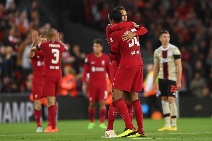 VvD บอกแข้งหงส์อยู่เคียงข้างเป็นกำลังใจให้ ‘มาติป’