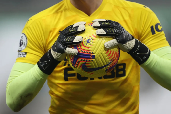 IFAB อนุมัติกฎใหม่ ‘โกล์ถือบอลนาน’ เสียเตะมุม